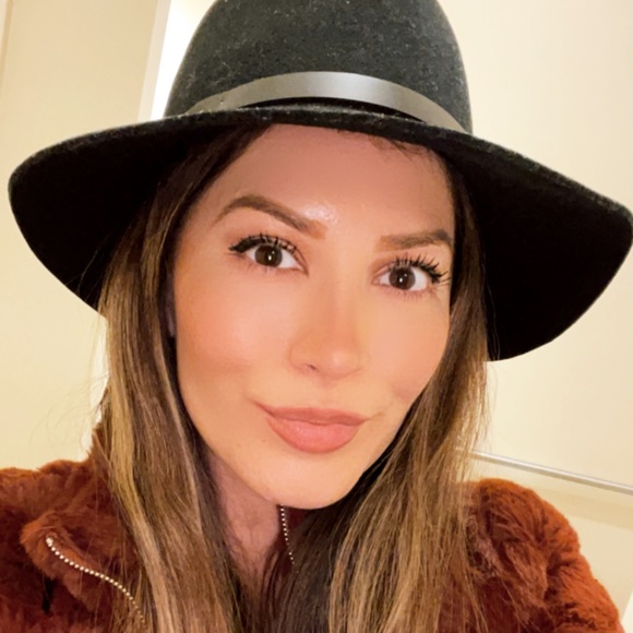 Meet your Posher, Rocio - Picture 1 of 1